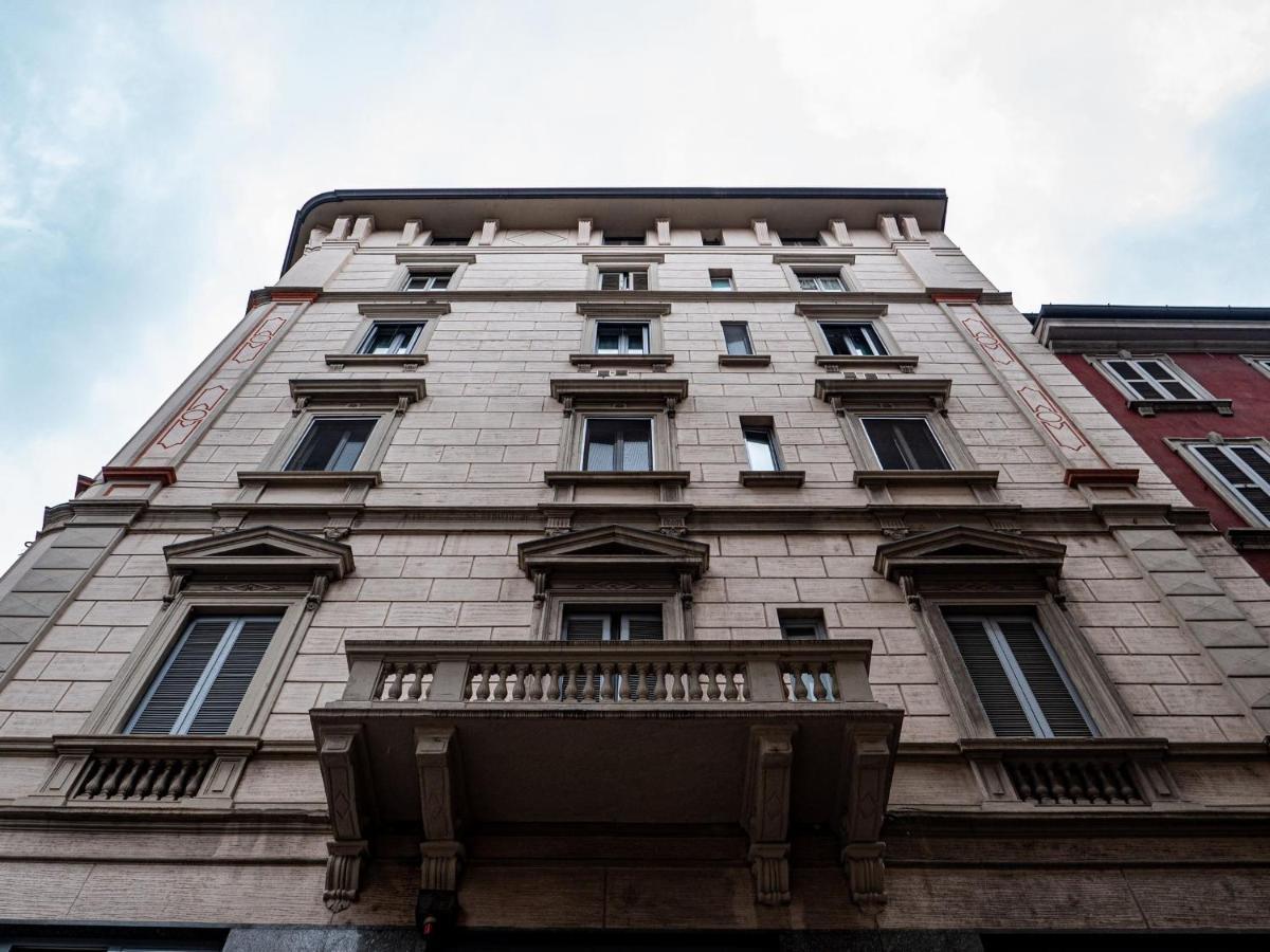 The Best Rent - Modern Duomo Apartment Milan Luaran gambar