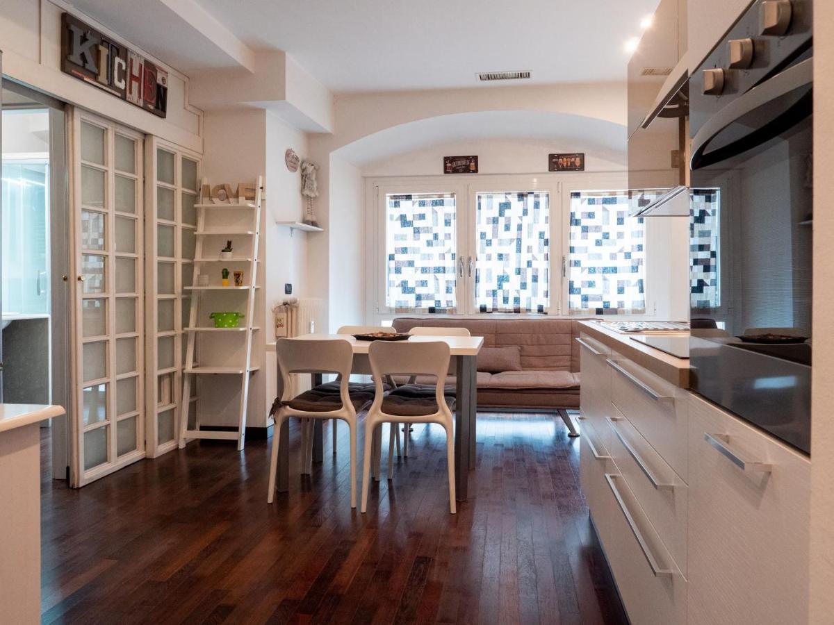 The Best Rent - Modern Duomo Apartment Milan Luaran gambar