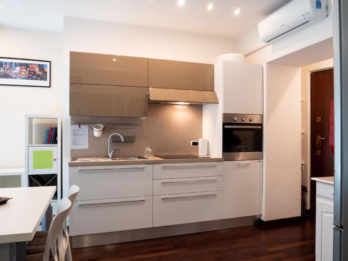 The Best Rent - Modern Duomo Apartment Milan Luaran gambar