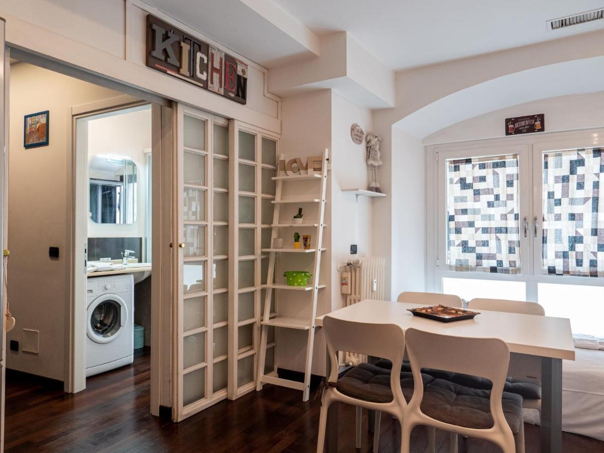 The Best Rent - Modern Duomo Apartment Milan Luaran gambar