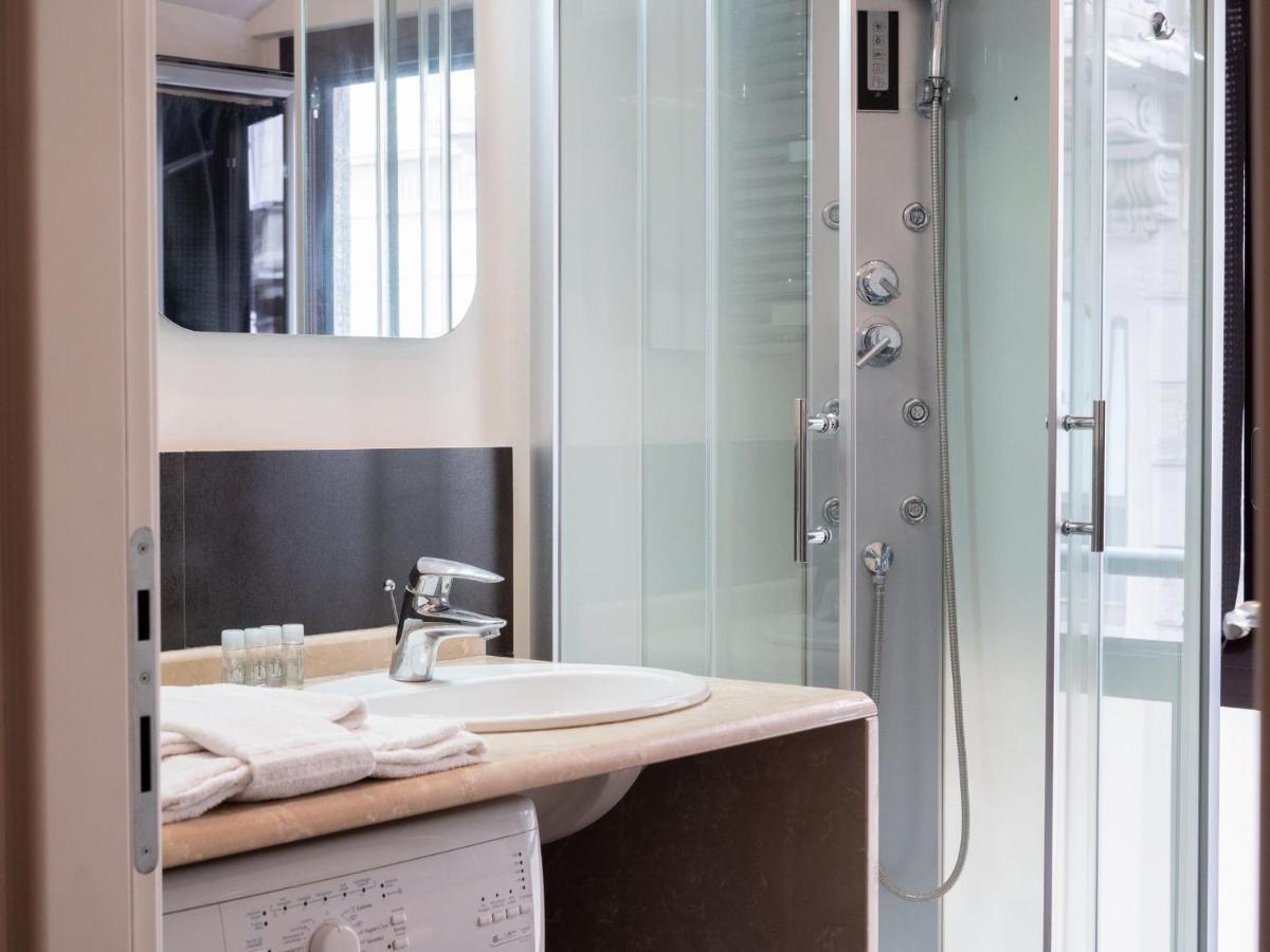 The Best Rent - Modern Duomo Apartment Milan Luaran gambar
