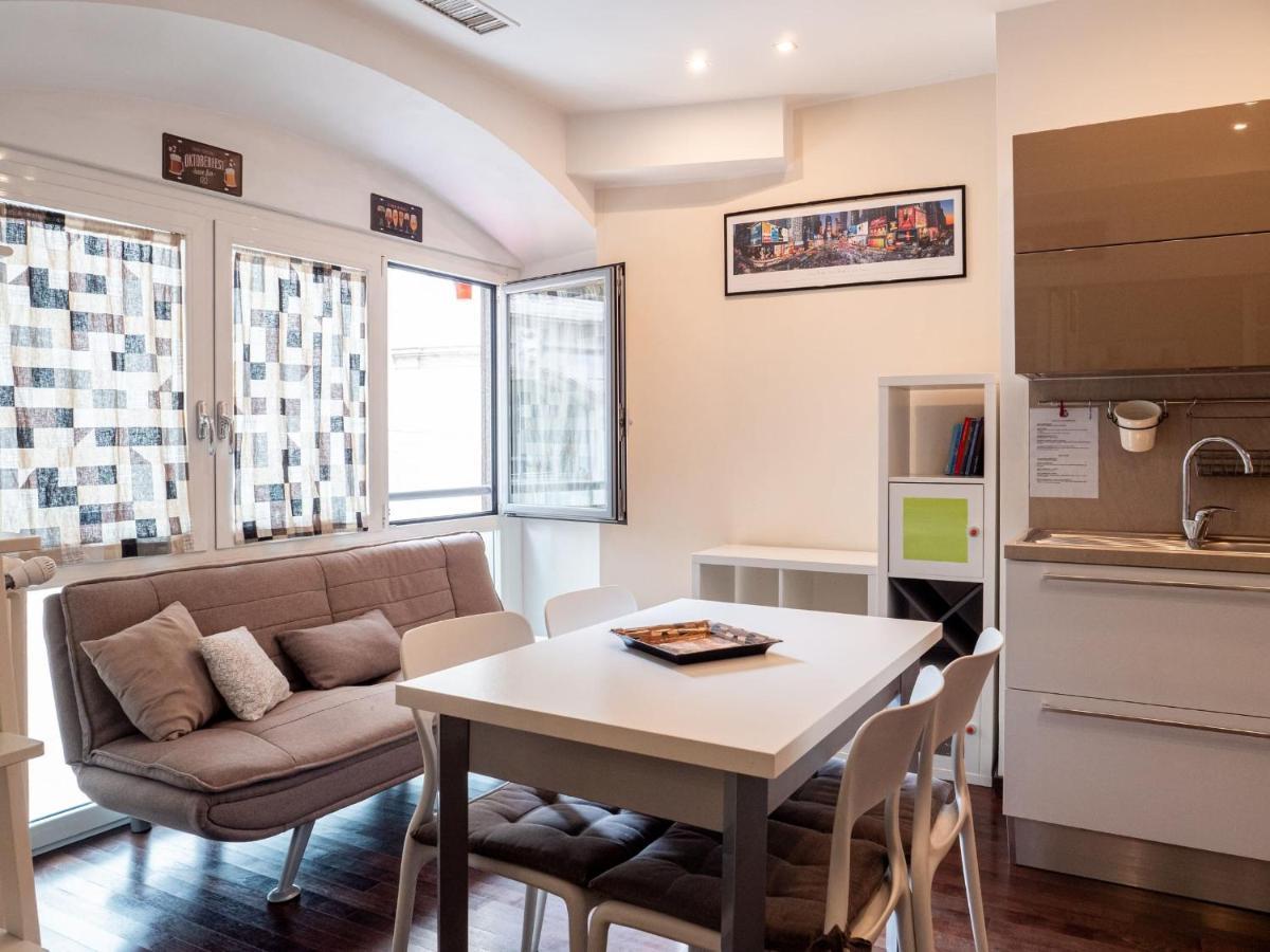 The Best Rent - Modern Duomo Apartment Milan Luaran gambar